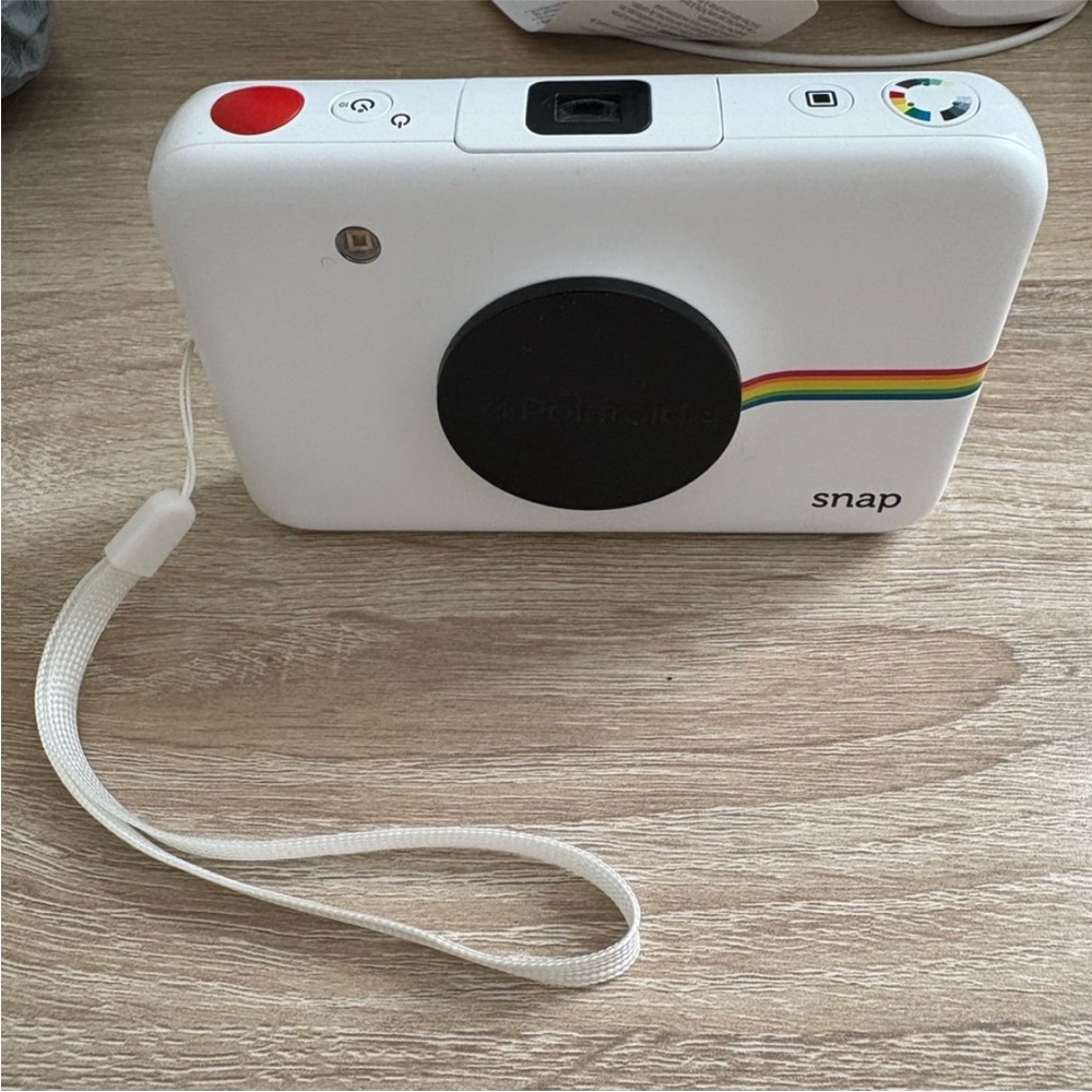 Polaroid Snap Camera - White with Rainbow Accent